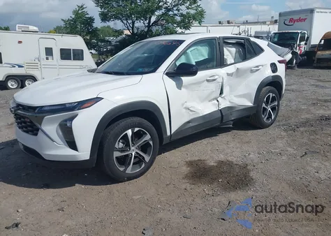 2025 Chevrolet Trax Fwd 1Rs z USA, uszkodzony, nr VIN KL77LGEP7SC096695